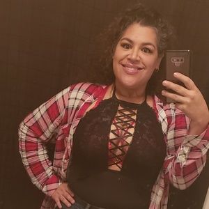 Hi I'm your posher LezetteChristineMua